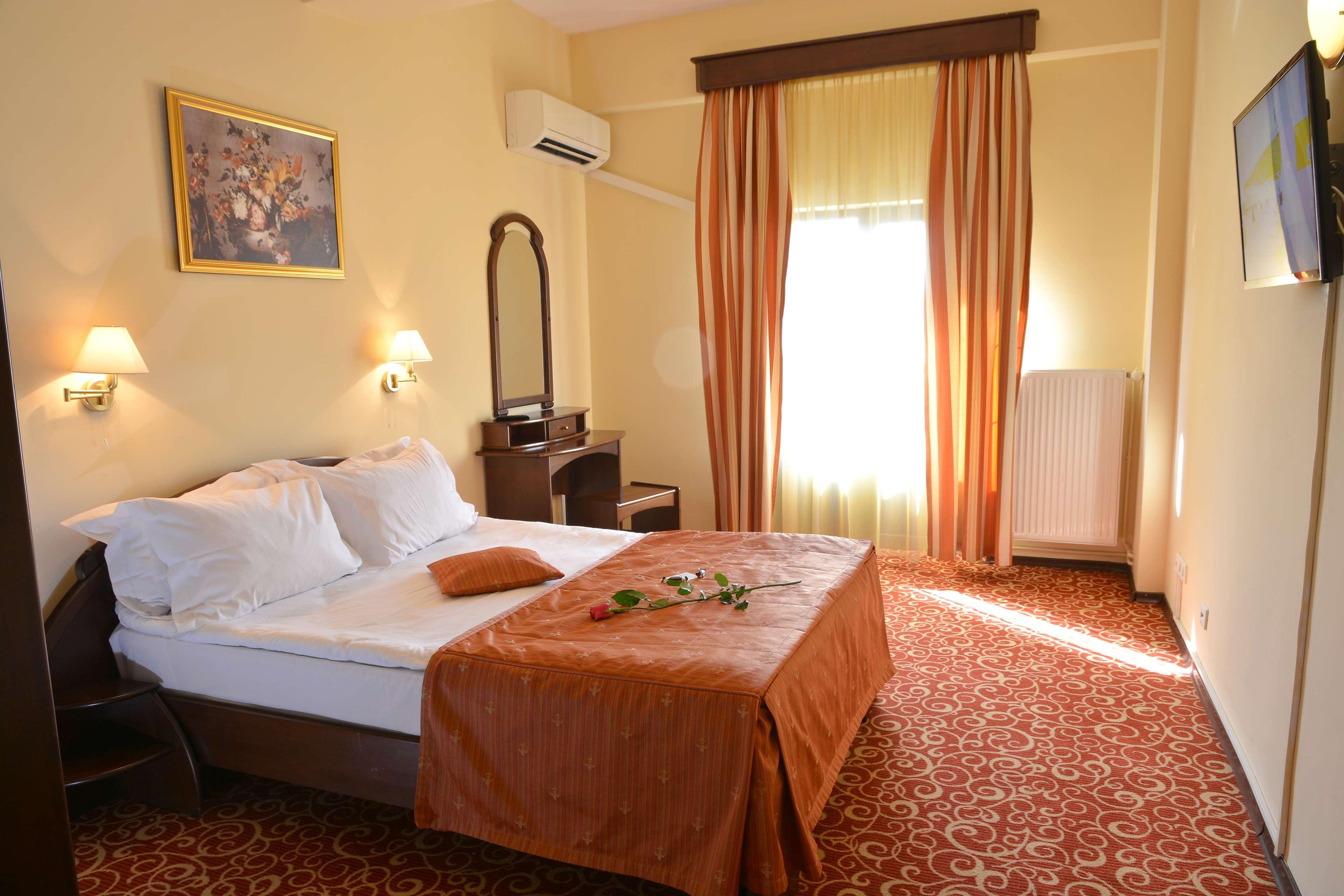 Hotel Central Ploieşti Exterior foto