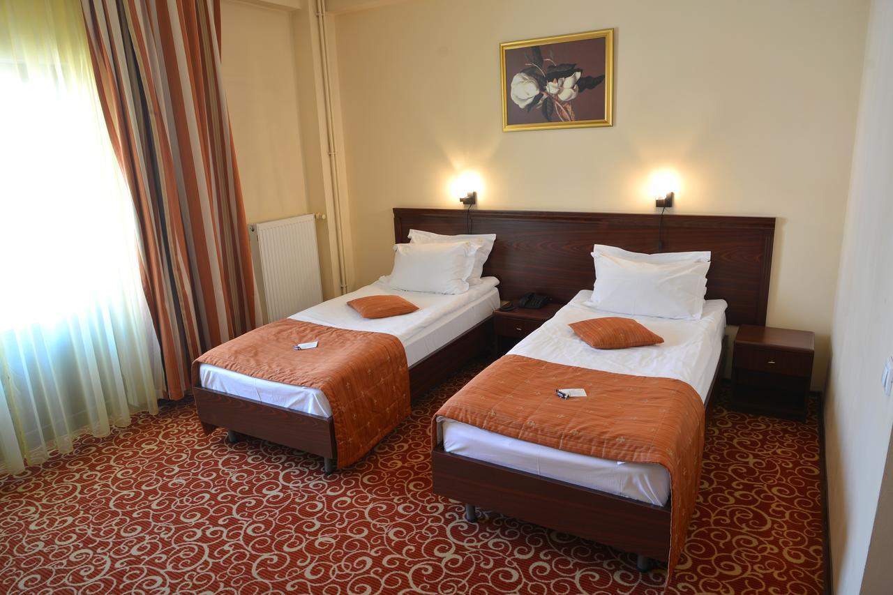 Hotel Central Ploieşti Exterior foto